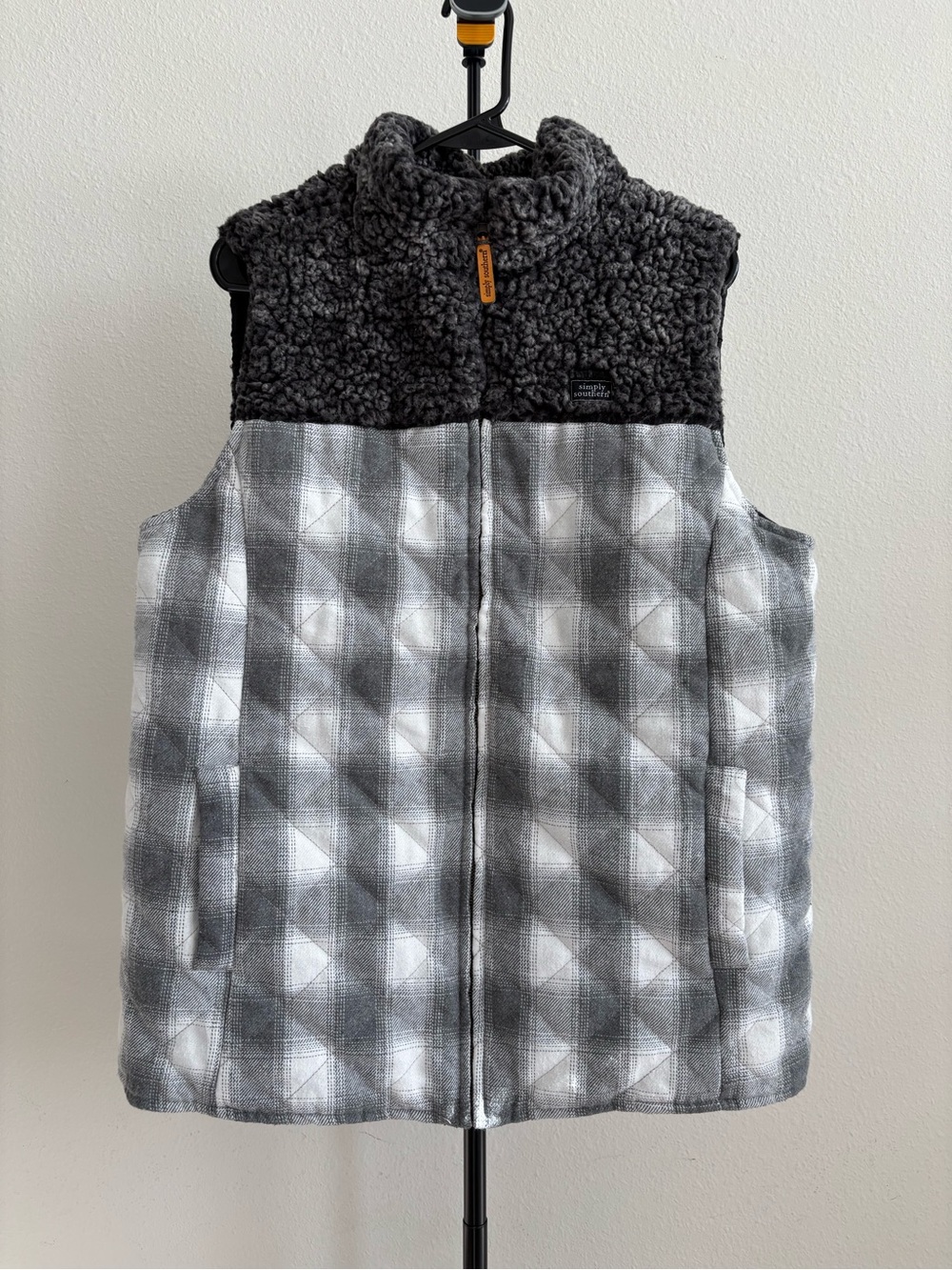 Simply Southern Sherpa Fleece Plaid Puffer Vest Gray Black Quilted Full Zip XL